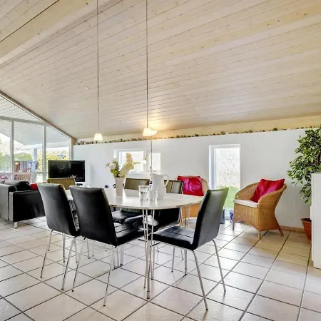 Holiday home Dagna - 200m From The Sea In Sealand By Interhome Tjorneholm