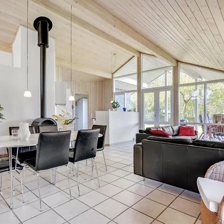Dagna - 200m From The Sea By Interhome * Tjørneholm